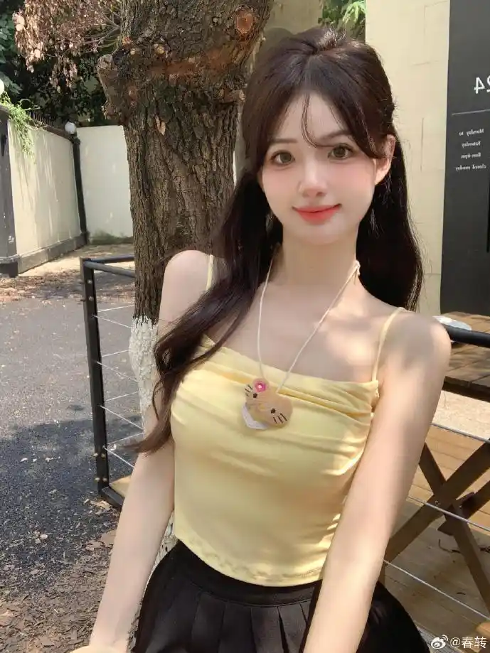 手机投屏到电视的对比示意图